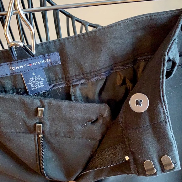7/8 black Tommy Hilfiger pants - Picture 3 of 3
